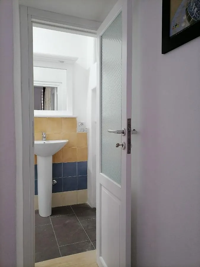 Bed And Breakfast Villa Angelina Липари 2*,  Италия