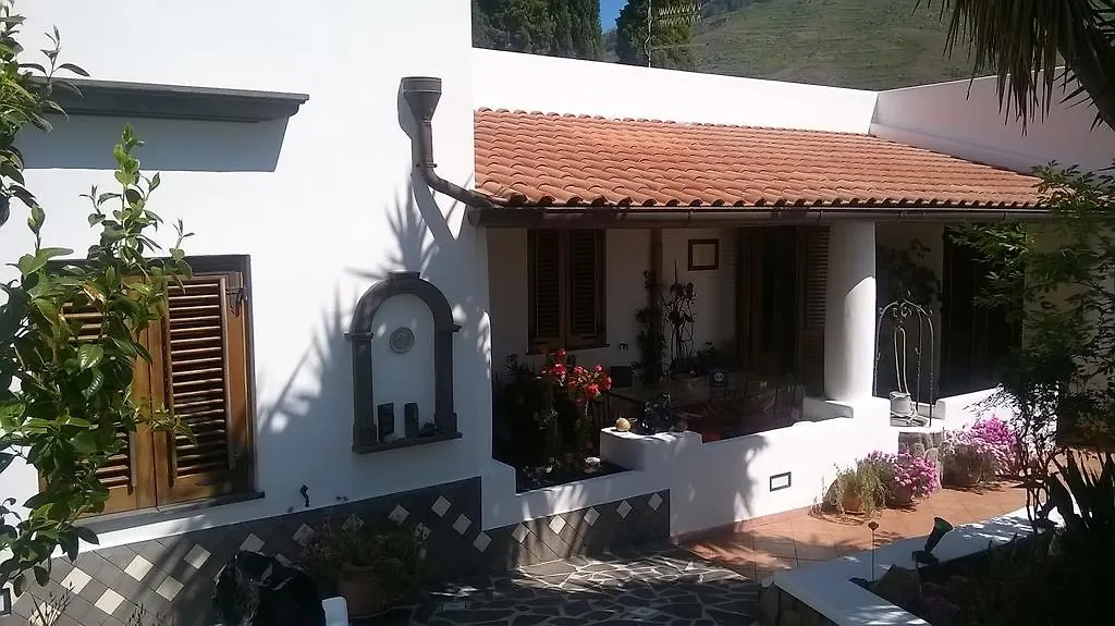 Bed And Breakfast Villa Angelina Липари 2*,  Италия